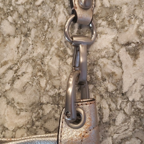 B. Makowsky Silver Distressed Leather Crossbody Handbag - Picture 10 of 13